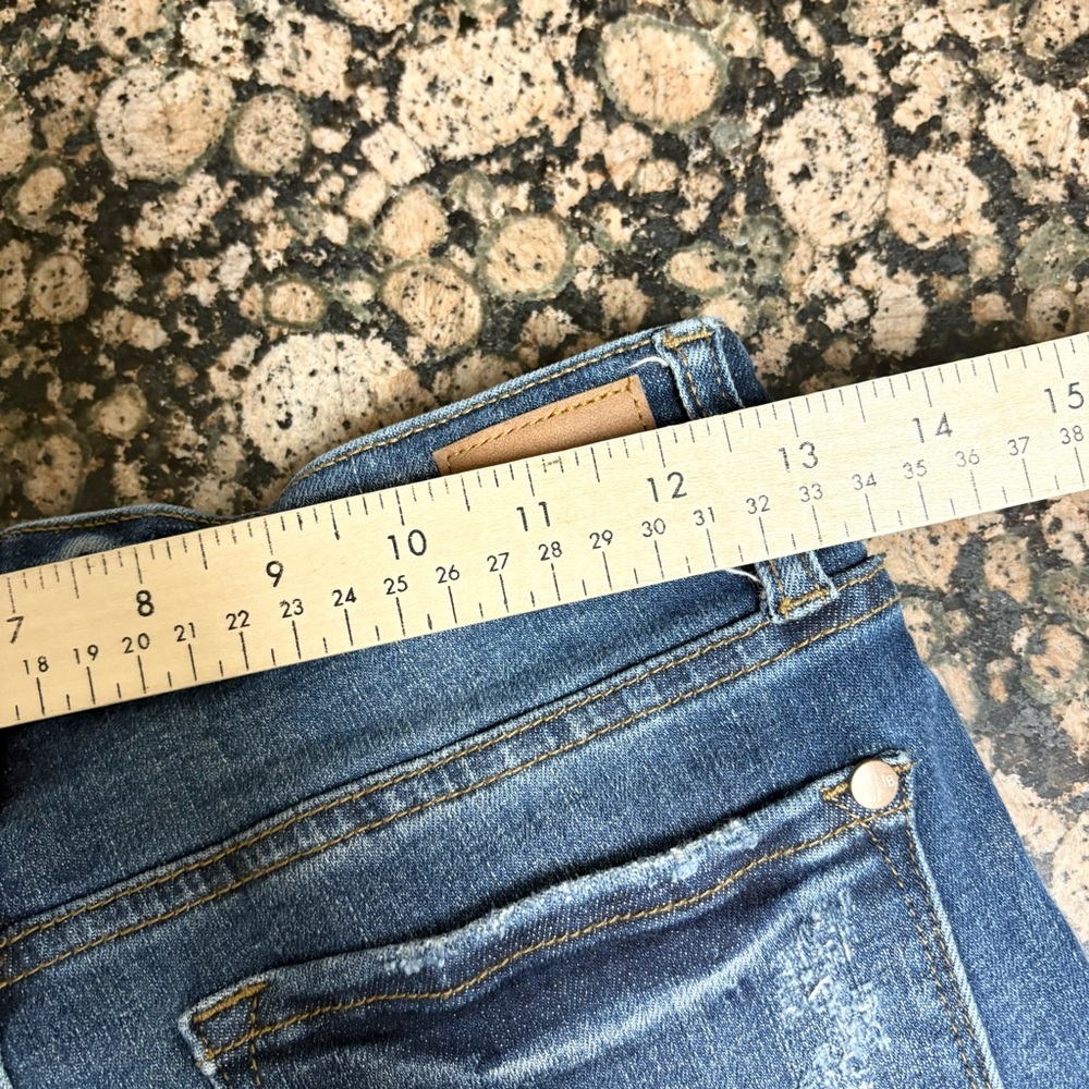 Judy Blue Women’s Size 3/26 Relaxed Fit Stretch Jeans Blue Denim Distressed - Picture 3 of 6